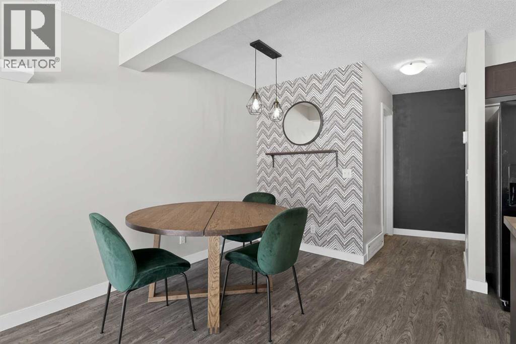 254 Pantego Lane Nw, Calgary, Alberta  T3K 0T1 - Photo 4 - A2288152