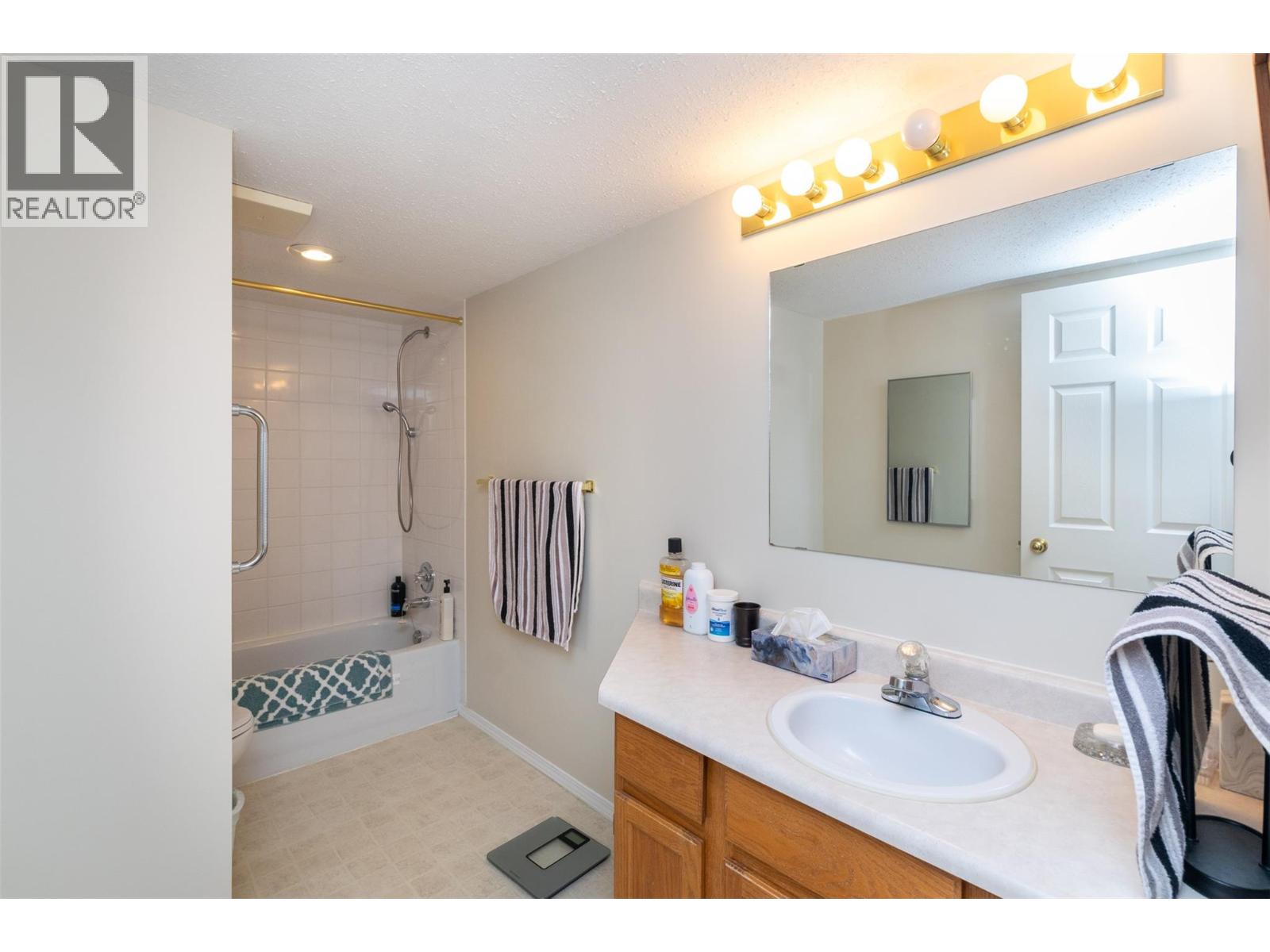 251 6 Street Se Unit# 201, Salmon Arm, British Columbia  V1E 1J9 - Photo 15 - 10377212