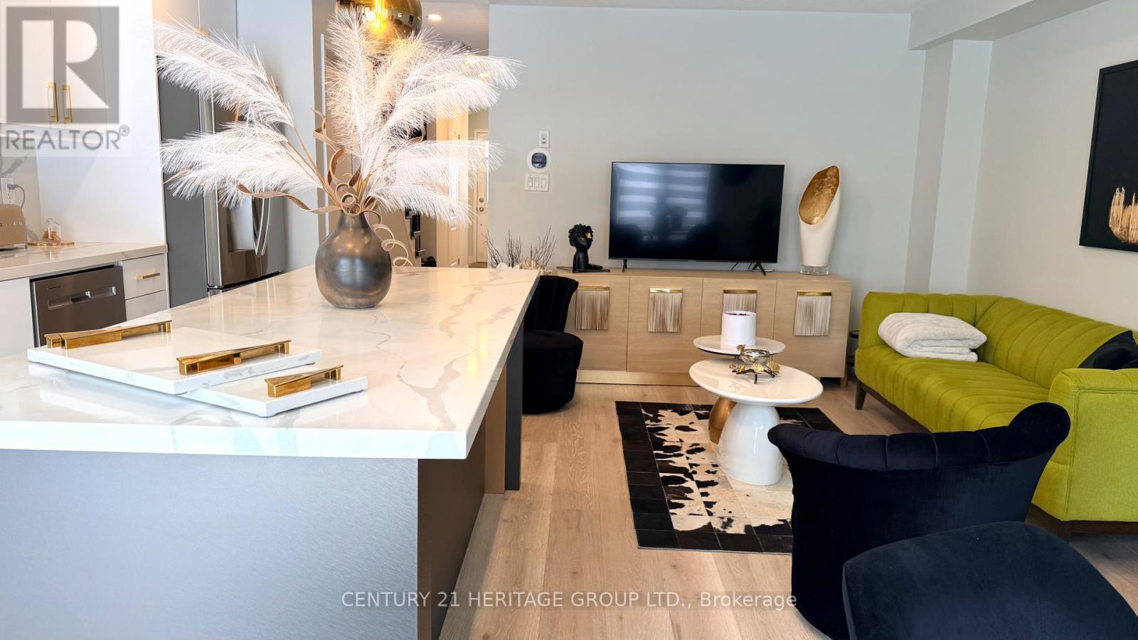 58 Russel Drive, Bradford West Gwillimbury (Bradford), Ontario  L3Z 0M9 - Photo 5 - N12825090