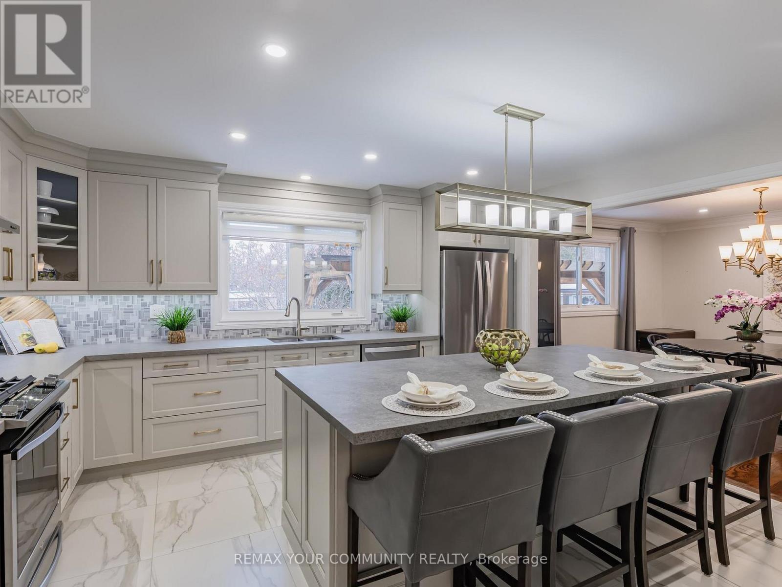 130 Spruce Avenue, Richmond Hill, Ontario  L4C 6W1 - Photo 11 - N12825202