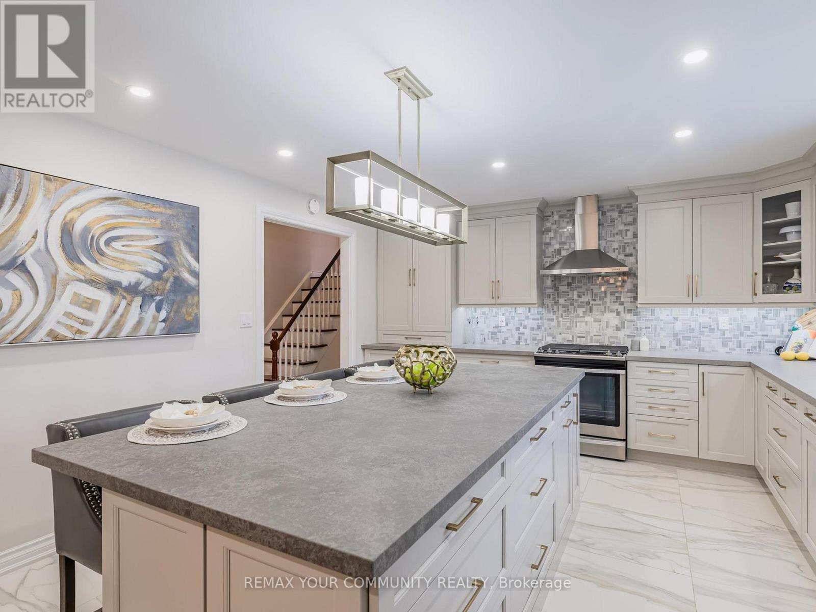 130 Spruce Avenue, Richmond Hill, Ontario  L4C 6W1 - Photo 12 - N12825202