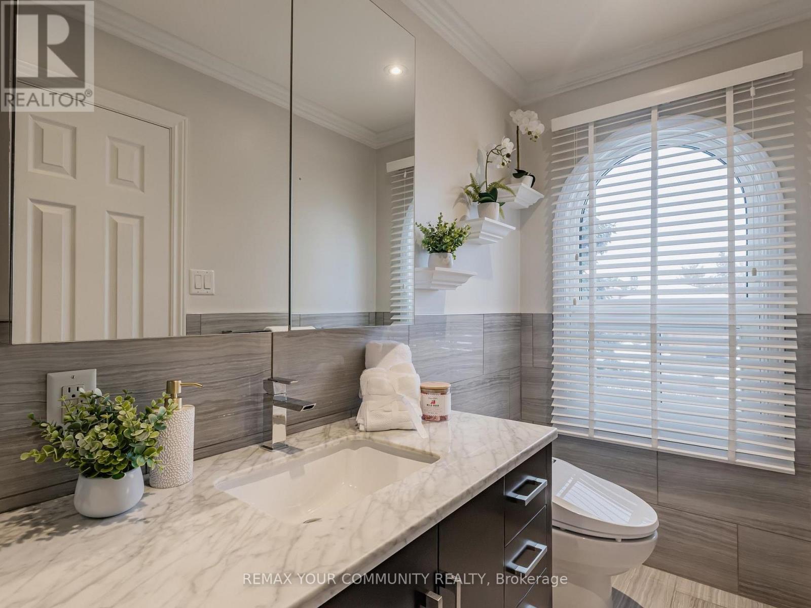 130 Spruce Avenue, Richmond Hill, Ontario  L4C 6W1 - Photo 20 - N12825202