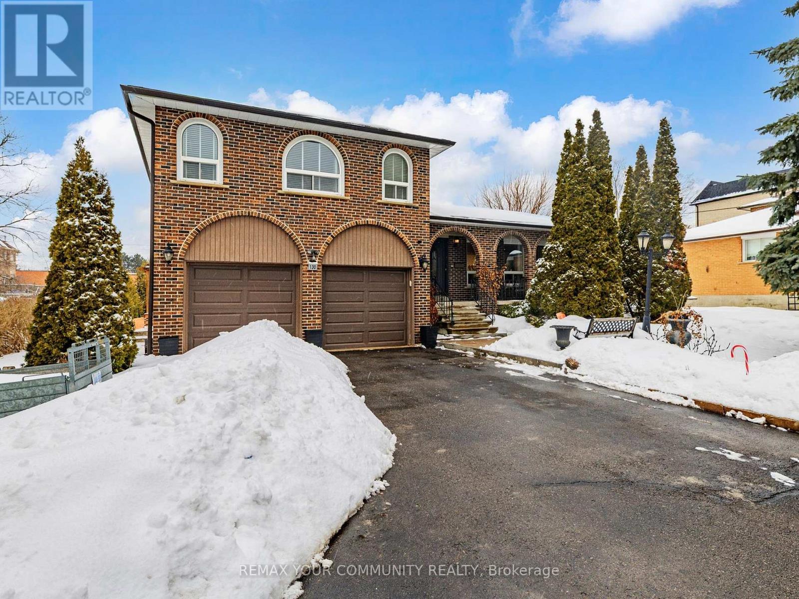 130 Spruce Avenue, Richmond Hill, Ontario  L4C 6W1 - Photo 2 - N12825202