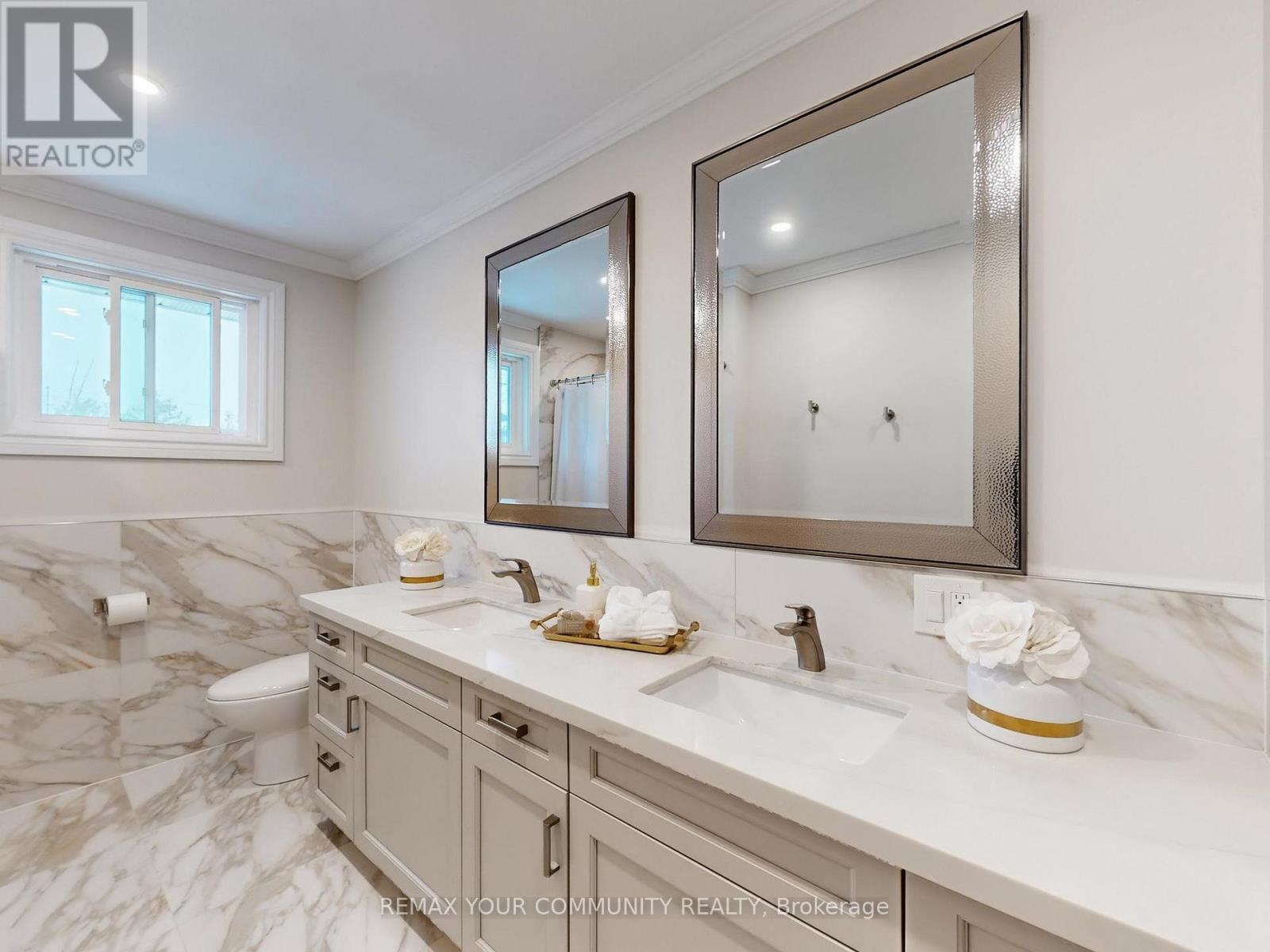 130 Spruce Avenue, Richmond Hill, Ontario  L4C 6W1 - Photo 25 - N12825202