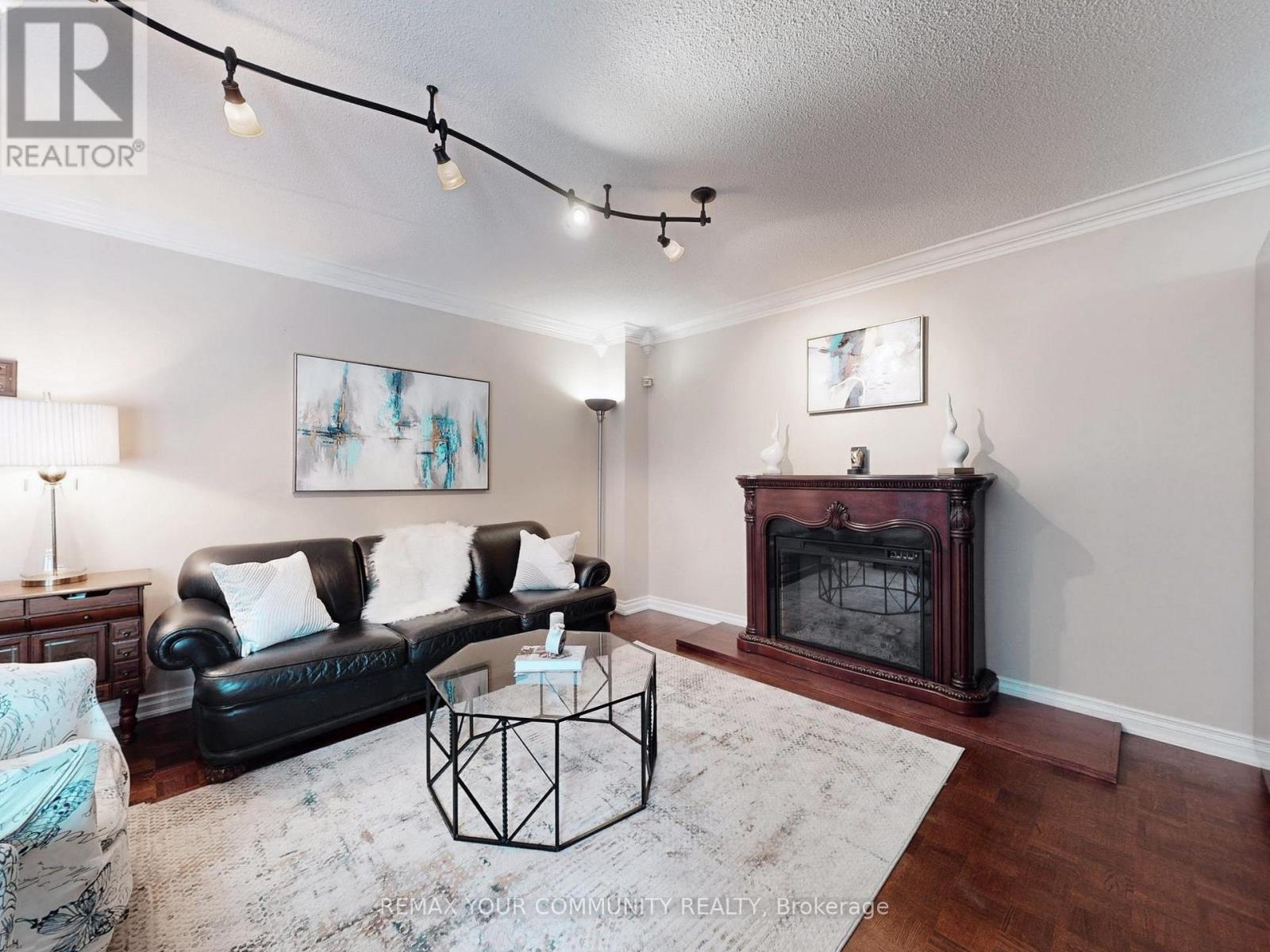 130 Spruce Avenue, Richmond Hill, Ontario  L4C 6W1 - Photo 27 - N12825202