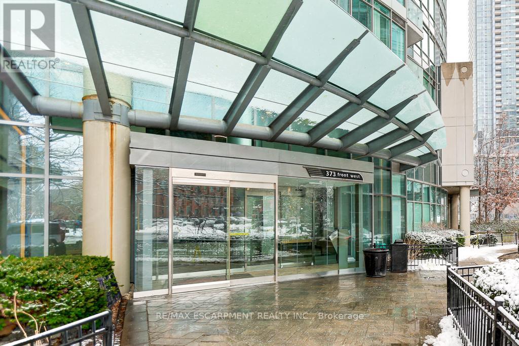 2510 - 373 Front Street W, Toronto, Ontario  M5V 3R7 - Photo 2 - C12825336