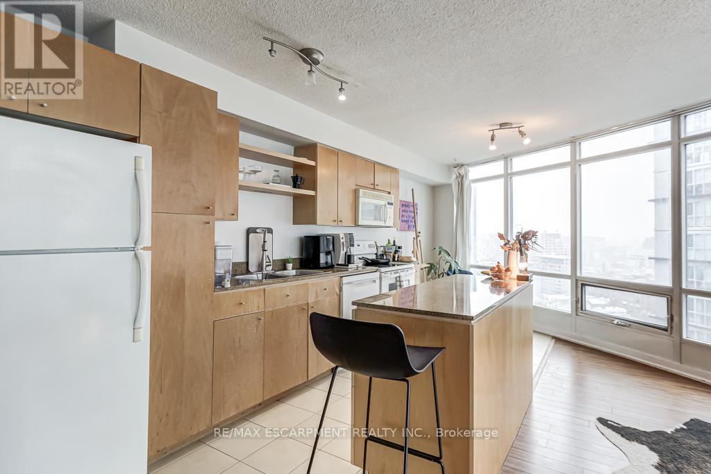 2510 - 373 Front Street W, Toronto, Ontario  M5V 3R7 - Photo 7 - C12825336