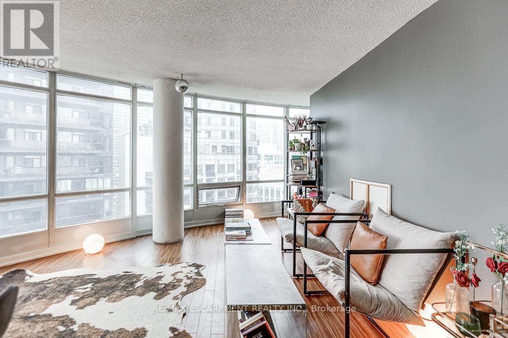 2510 - 373 Front Street W, Toronto, Ontario  M5V 3R7 - Photo 8 - C12825336