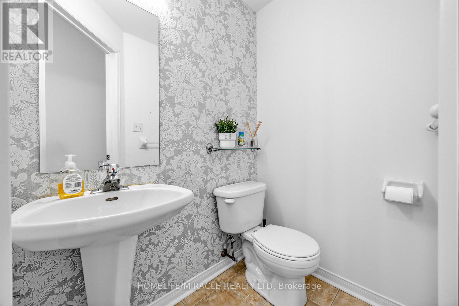 133 Stokely Crescent, Whitby, Ontario  L1N 9S9 - Photo 15 - E12825326