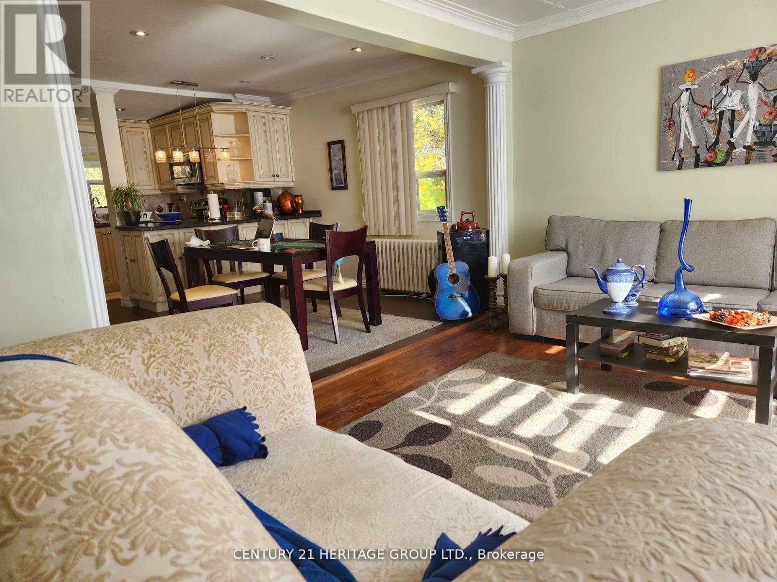 70 Woodward Avenue, Markham, Ontario  L3T 1E7 - Photo 4 - N12825342