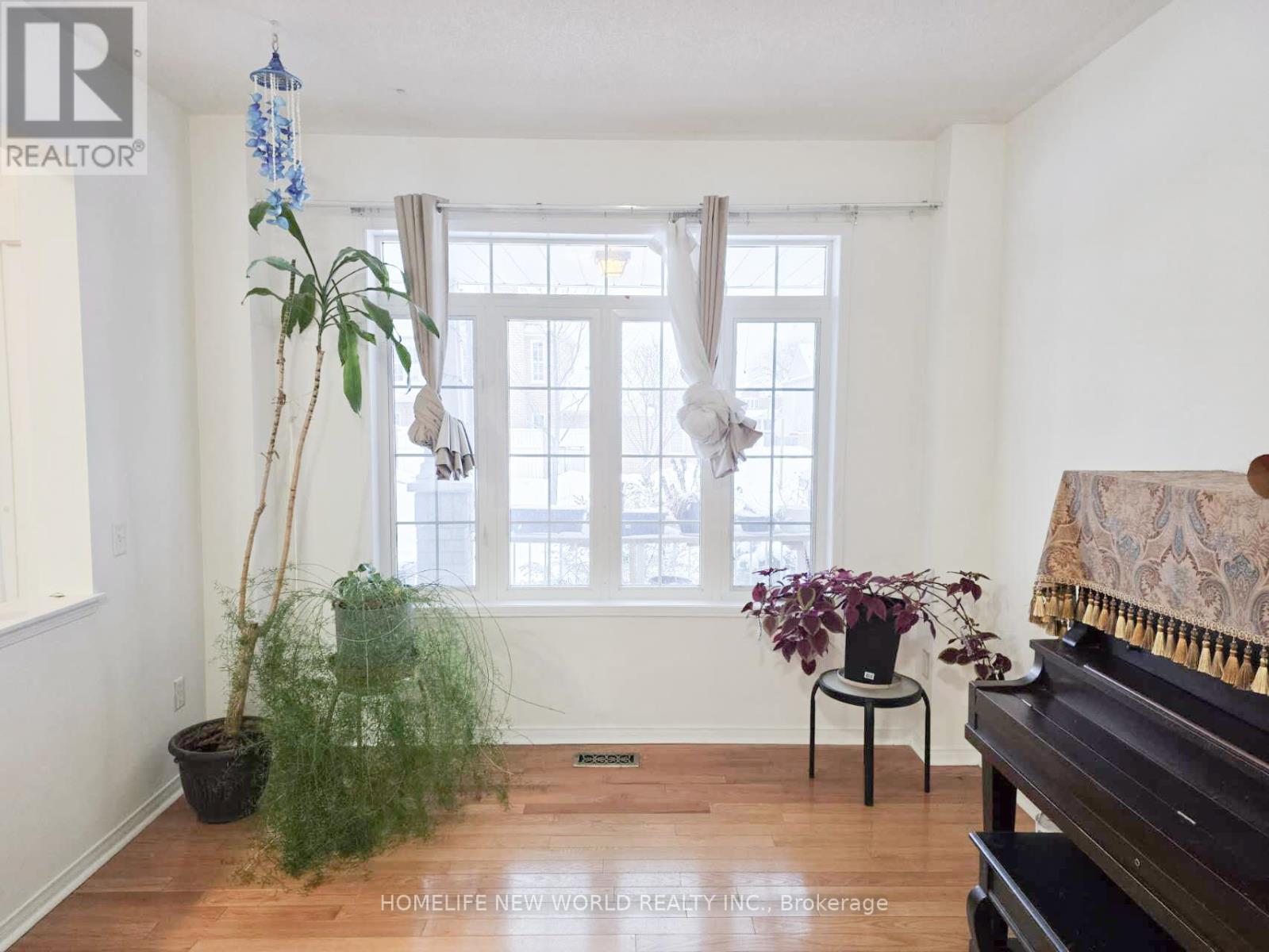 4 Belgrave Square, Markham, Ontario  L6C 2T1 - Photo 3 - N12825350