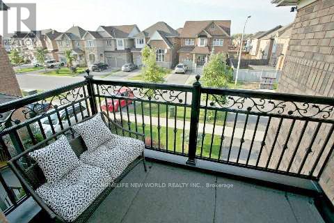 39 Maroon Drive, Richmond Hill, Ontario  L4E 5B4 - Photo 11 - N12825368