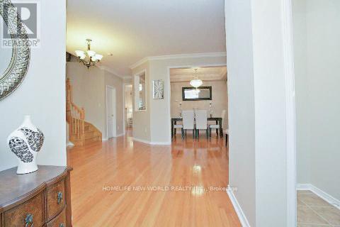 39 Maroon Drive, Richmond Hill, Ontario  L4E 5B4 - Photo 3 - N12825368
