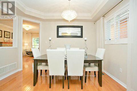 39 Maroon Drive, Richmond Hill, Ontario  L4E 5B4 - Photo 5 - N12825368