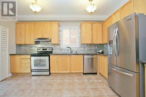 39 Maroon Drive, Richmond Hill, Ontario  L4E 5B4 - Photo 7 - N12825368