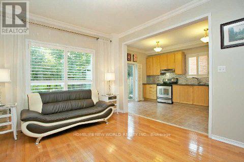 39 Maroon Drive, Richmond Hill, Ontario  L4E 5B4 - Photo 8 - N12825368