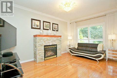 39 Maroon Drive, Richmond Hill, Ontario  L4E 5B4 - Photo 9 - N12825368