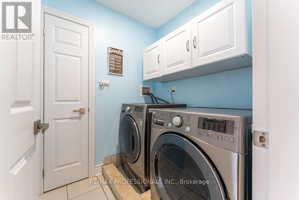 7108 Gablehurst Crescent, Mississauga, Ontario  L5W 1E7 - Photo 19 - W12822836