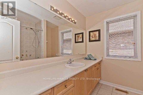 1375 Weir Chase, Mississauga, Ontario  L5V 2X1 - Photo 17 - W12825322