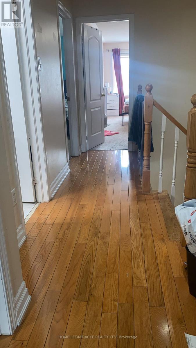 1375 Weir Chase, Mississauga, Ontario  L5V 2X1 - Photo 19 - W12825322