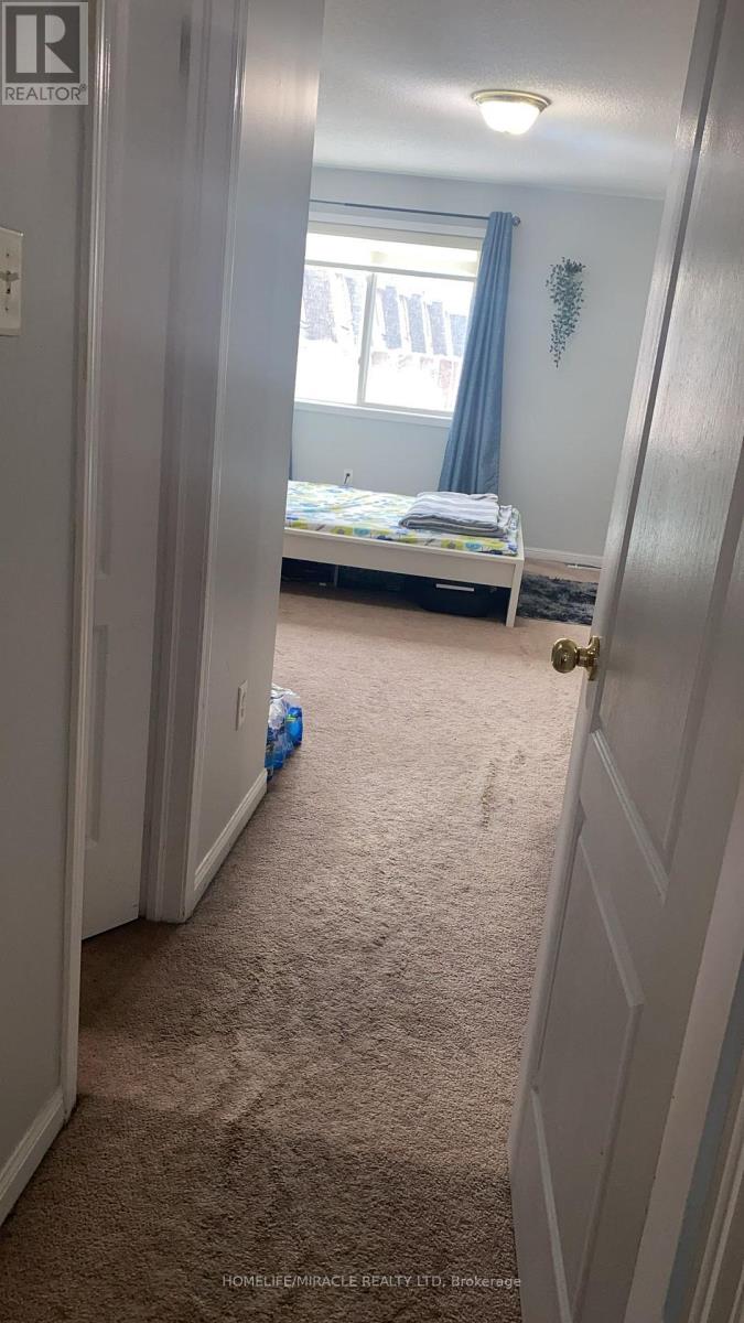 1375 Weir Chase, Mississauga, Ontario  L5V 2X1 - Photo 23 - W12825322