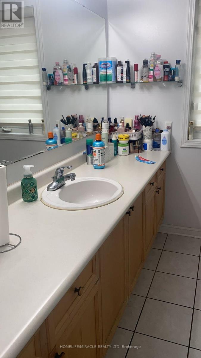 1375 Weir Chase, Mississauga, Ontario  L5V 2X1 - Photo 36 - W12825322