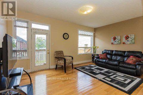 1375 Weir Chase, Mississauga, Ontario  L5V 2X1 - Photo 8 - W12825322