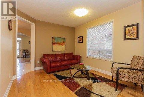 1375 Weir Chase, Mississauga, Ontario  L5V 2X1 - Photo 9 - W12825322