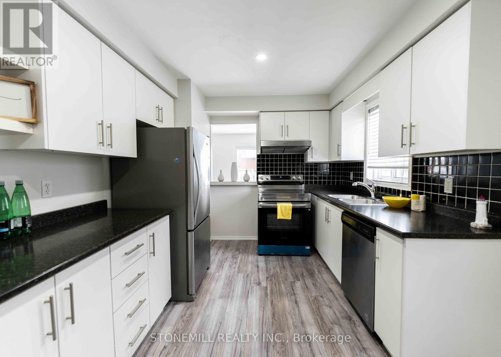 6798 Bansbridge Crescent, Mississauga, Ontario  L5N 6T3 - Photo 9 - W12825332