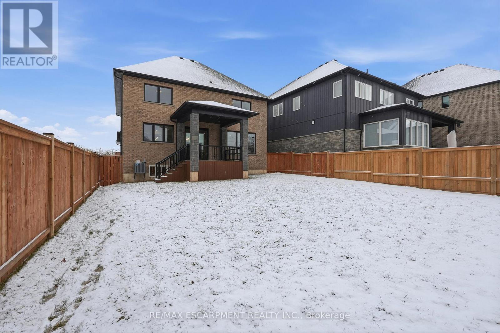 7 Bartlett Avenue, Grimsby, Ontario  L3M 5N7 - Photo 10 - X12825352