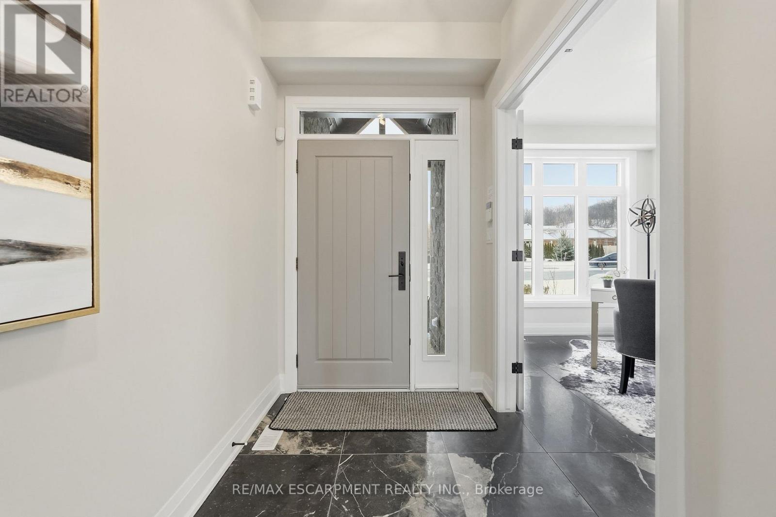 7 Bartlett Avenue, Grimsby, Ontario  L3M 5N7 - Photo 11 - X12825352