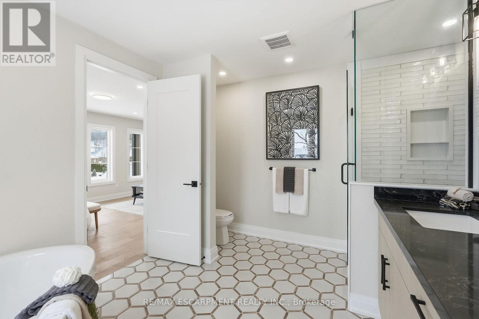 7 Bartlett Avenue, Grimsby, Ontario  L3M 5N7 - Photo 30 - X12825352