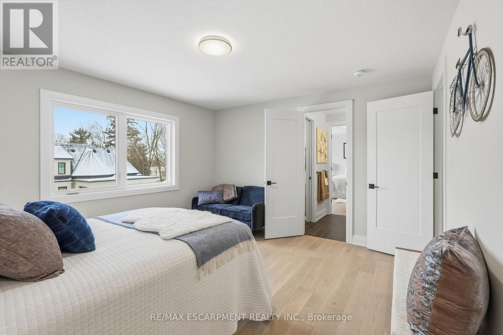 7 Bartlett Avenue, Grimsby, Ontario  L3M 5N7 - Photo 36 - X12825352