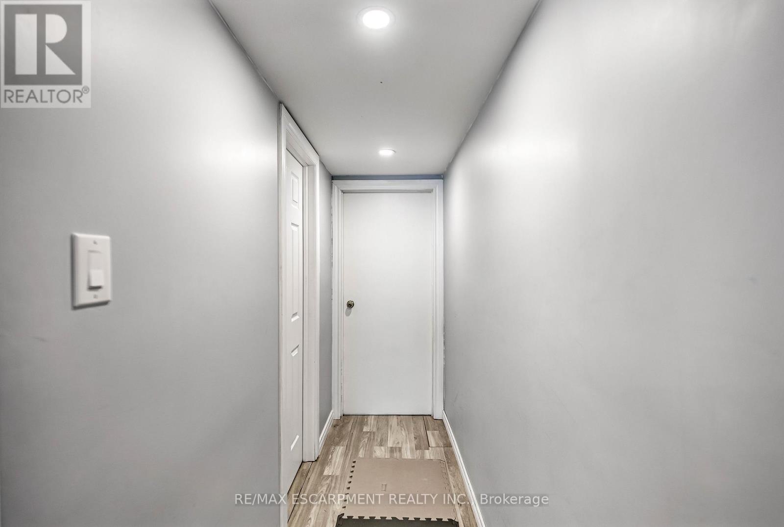 5 Carrington Court, Hamilton, Ontario  L9A 4N5 - Photo 29 - X12825378