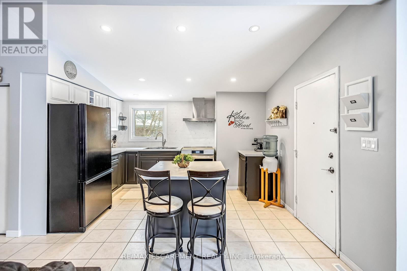 5 Carrington Court, Hamilton, Ontario  L9A 4N5 - Photo 6 - X12825378