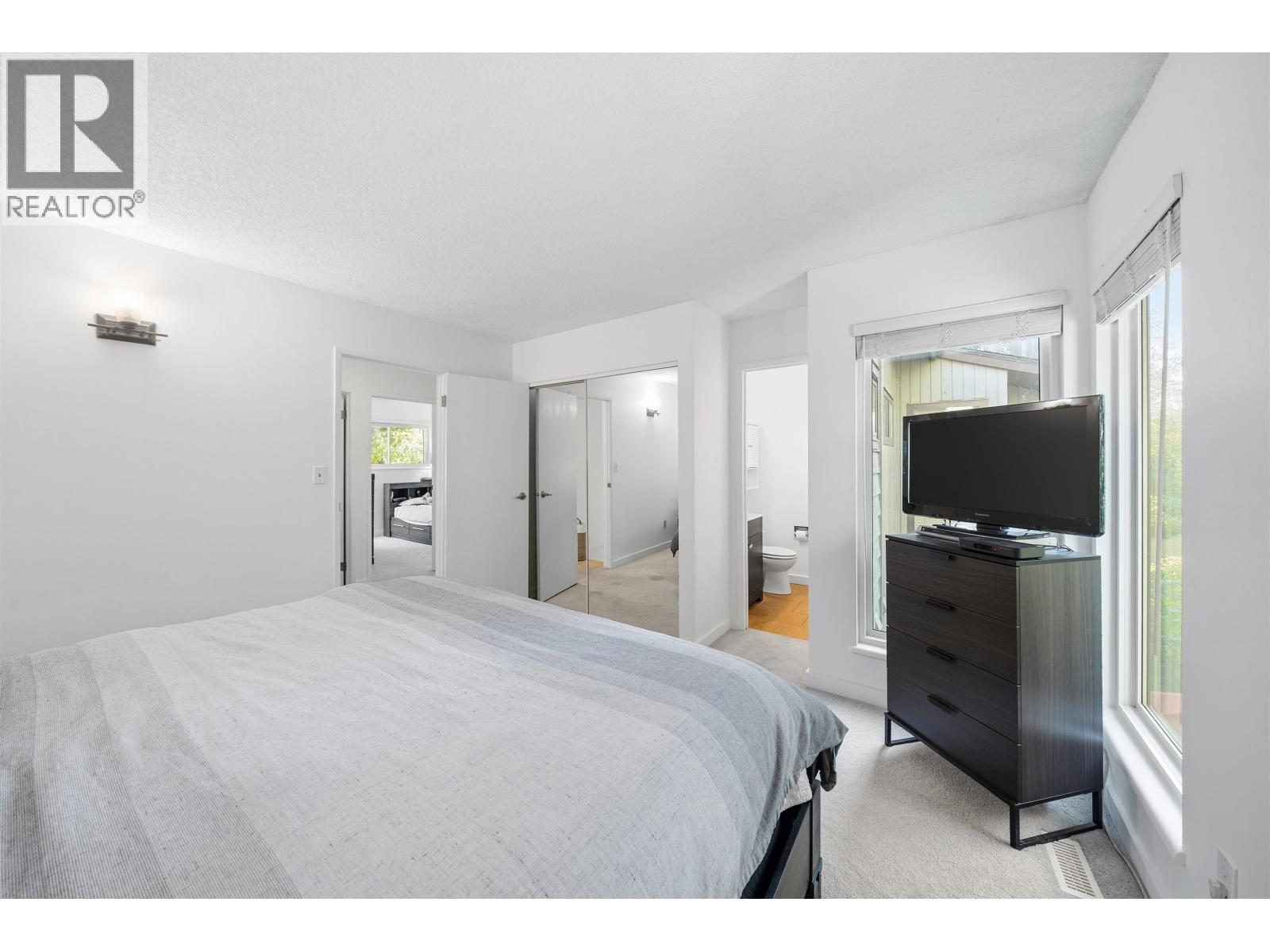 4742 Laurelwood Place, Burnaby, British Columbia  V5G 4B2 - Photo 13 - R3085612