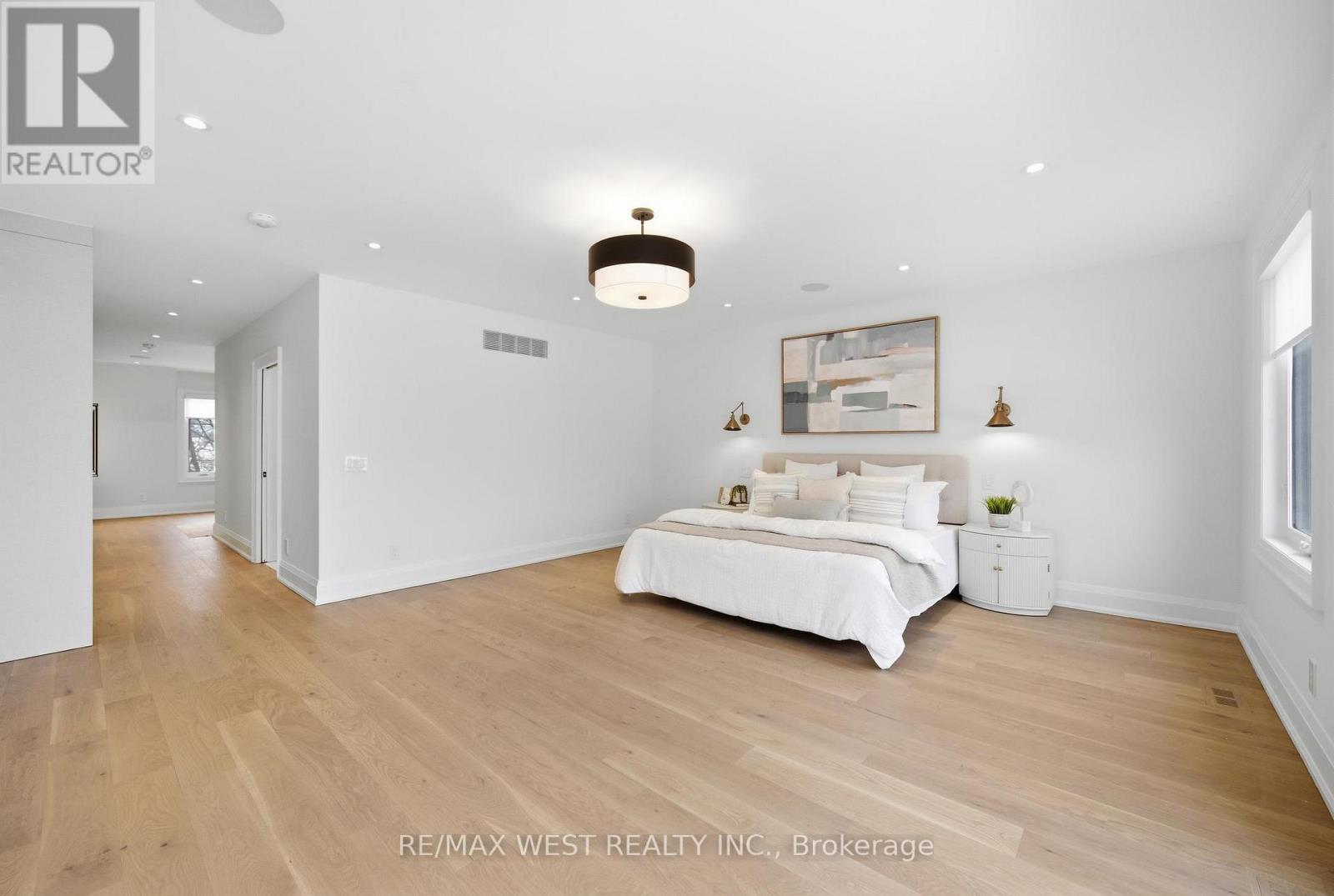 390 St Clarens Avenue, Toronto, Ontario  M6H 3W3 - Photo 22 - C12810200