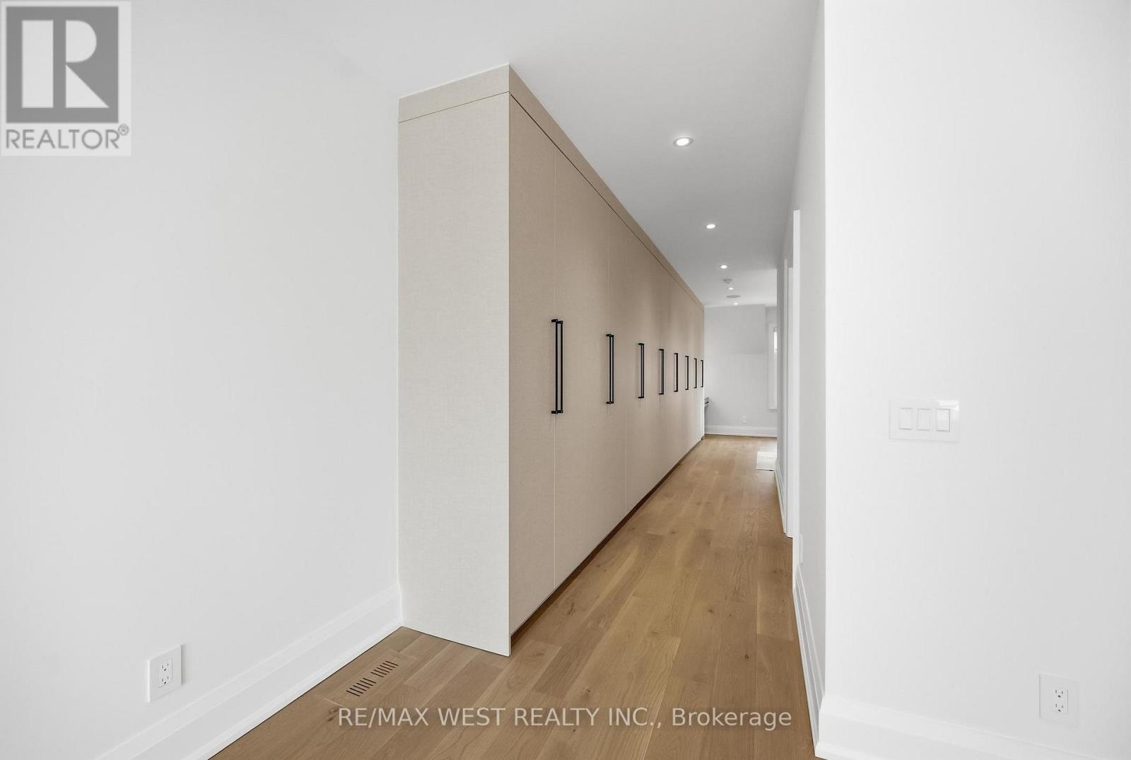 390 St Clarens Avenue, Toronto, Ontario  M6H 3W3 - Photo 24 - C12810200