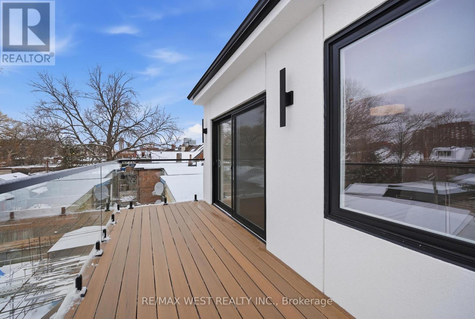 390 St Clarens Avenue, Toronto, Ontario  M6H 3W3 - Photo 25 - C12810200