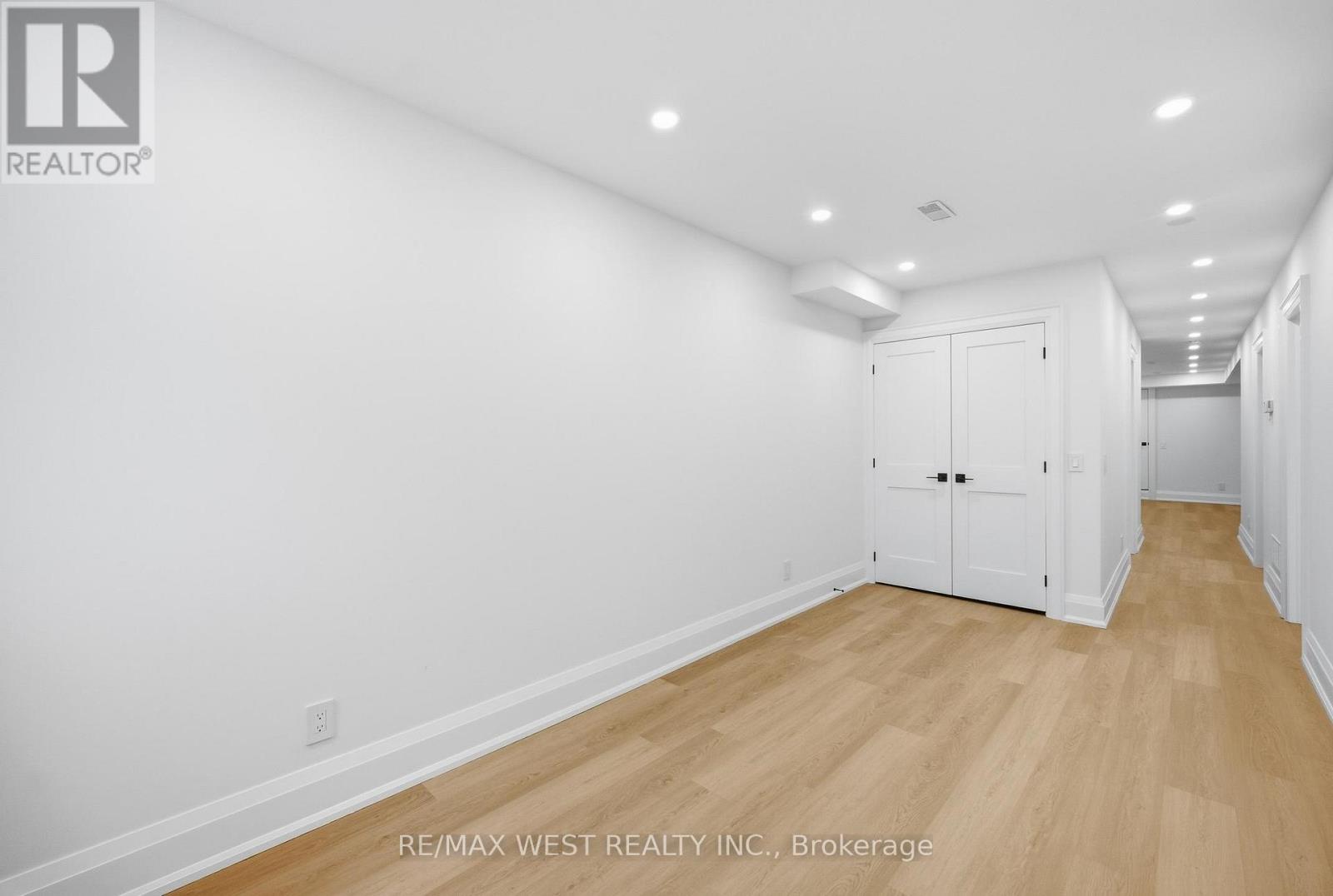 390 St Clarens Avenue, Toronto, Ontario  M6H 3W3 - Photo 43 - C12810200