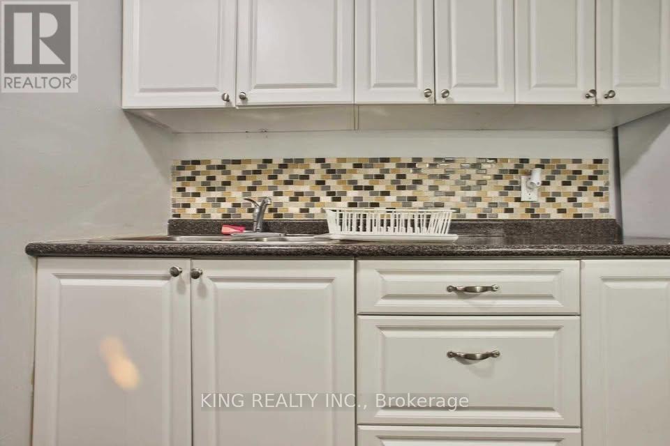 Basement Unit - 44 Kimble Avenue, Clarington, Ontario  L1C 0J7 - Photo 13 - E12825386