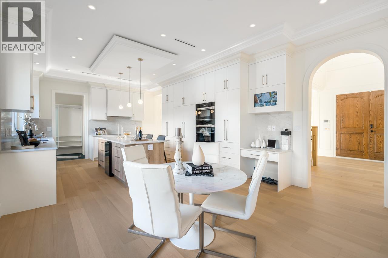 Listing Picture 4 of 39 : 6173 AUBREY STREET, Burnaby / 本拿比 - 魯藝地產 Yvonne Lu Group - MLS Medallion Club Member