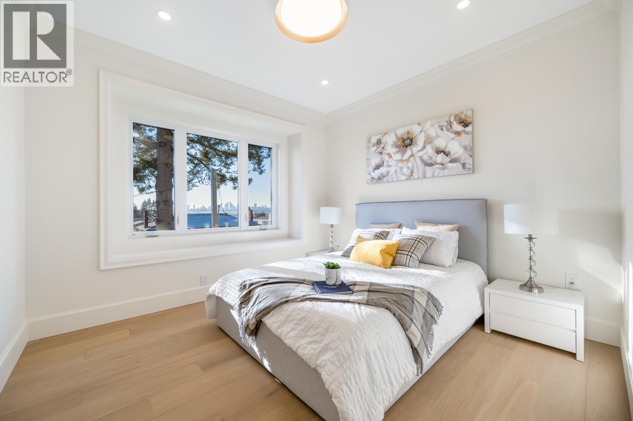 Listing Picture 13 of 39 : 6173 AUBREY STREET, Burnaby / 本拿比 - 魯藝地產 Yvonne Lu Group - MLS Medallion Club Member