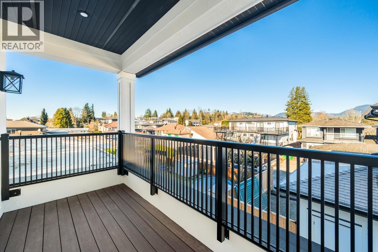 Listing Picture 17 of 39 : 6173 AUBREY STREET, Burnaby / 本拿比 - 魯藝地產 Yvonne Lu Group - MLS Medallion Club Member