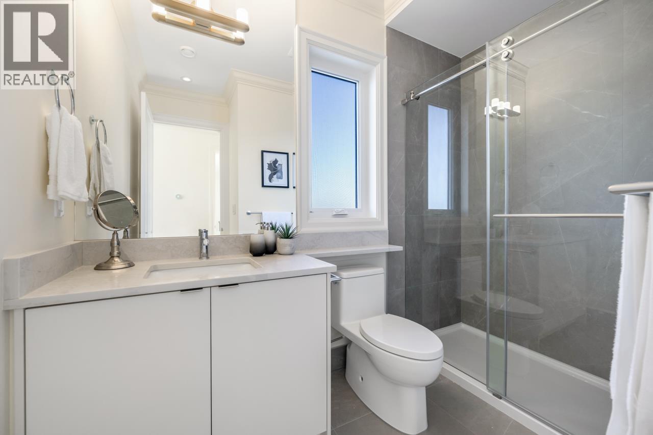 Listing Picture 14 of 39 : 6173 AUBREY STREET, Burnaby / 本拿比 - 魯藝地產 Yvonne Lu Group - MLS Medallion Club Member