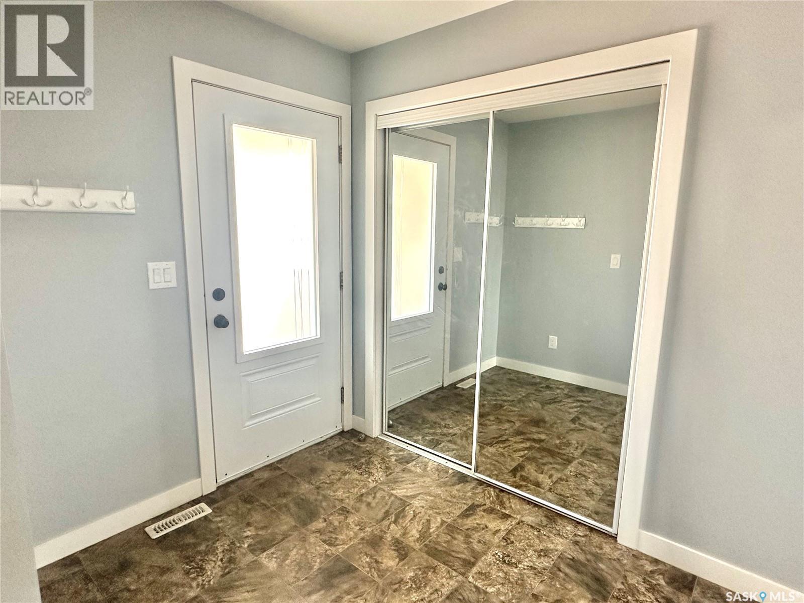 562 105th Street, North Battleford, Saskatchewan  S9A 1R7 - Photo 2 - SK029285