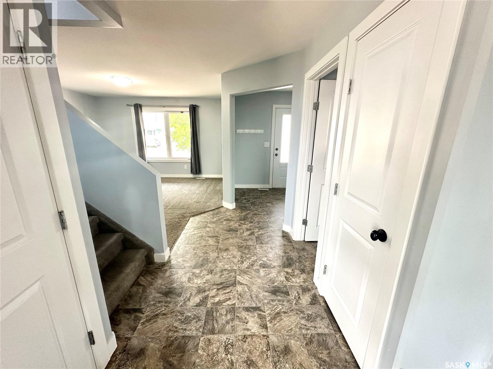 562 105th Street, North Battleford, Saskatchewan  S9A 1R7 - Photo 4 - SK029285