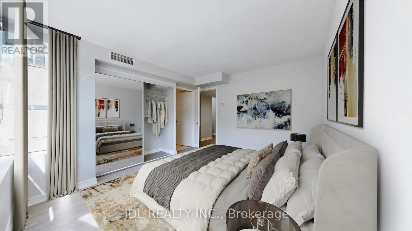 Th8 - 31 Brunel Court, Toronto, Ontario  M5V 3Y2 - Photo 11 - C12821404