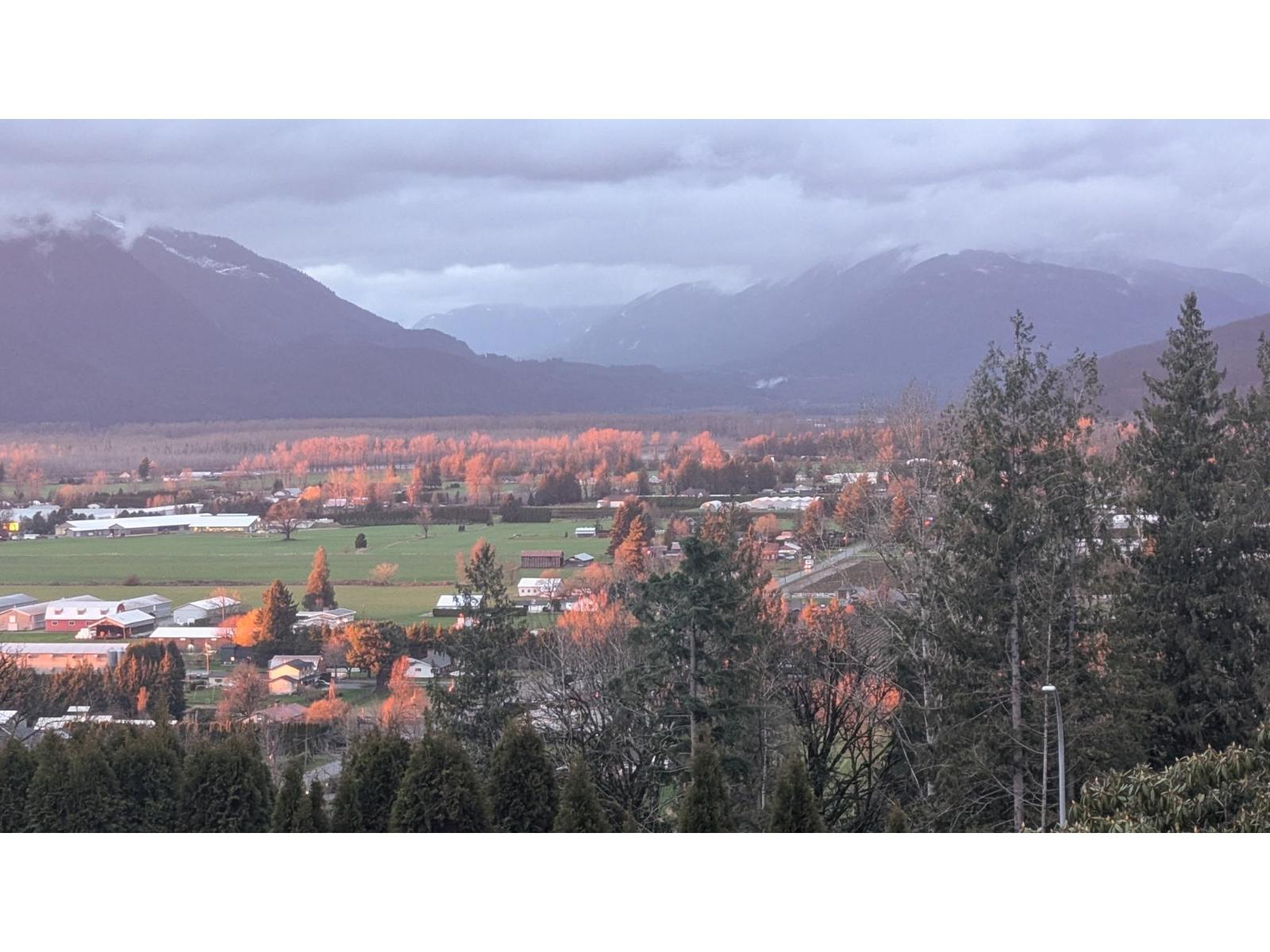 47385 Swallow Crescent, Little Mountain, Chilliwack, British Columbia  V2P 7P8 - Photo 3 - R3080323