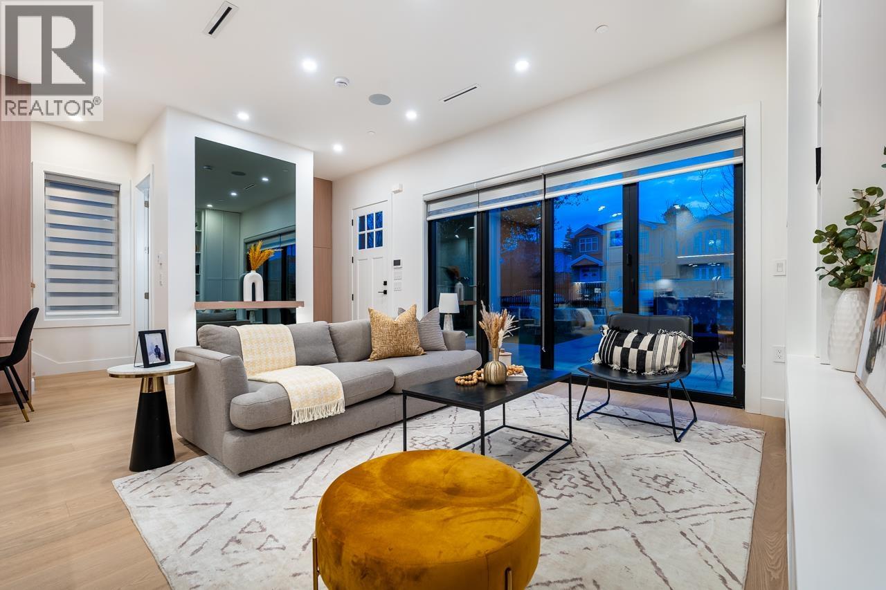 1 5355 Inverness Street, Vancouver, British Columbia  V5W 3P2 - Photo 1 - R3093637